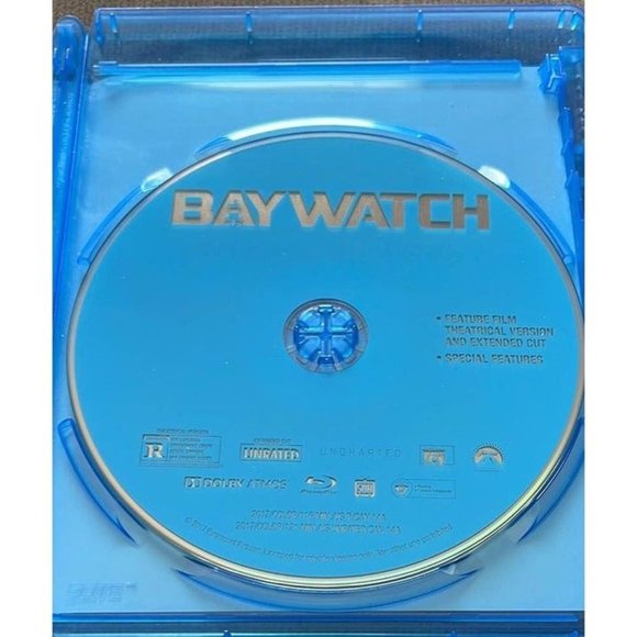 Baywatch (Blu-ray/DVD) - No Digital - Picture 5 of 6